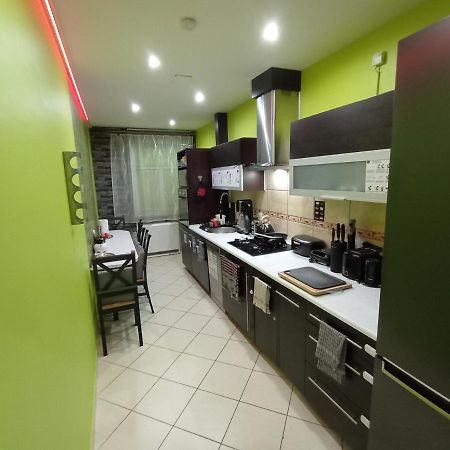 Apartament Venge -Cale Mieszkanie 46M2 Na Wylacznosc - Z Jedna Sypialnia I Jednym Sypialno-Salonem -3 Pietro Bez Windy- Rezerwacja Bez Karty Kredytowej-Klimatyzacja-Netflix-2 Lozeczka Dzieciece- Bezplatny Parking Publiczny Wrocław Kültér fotó