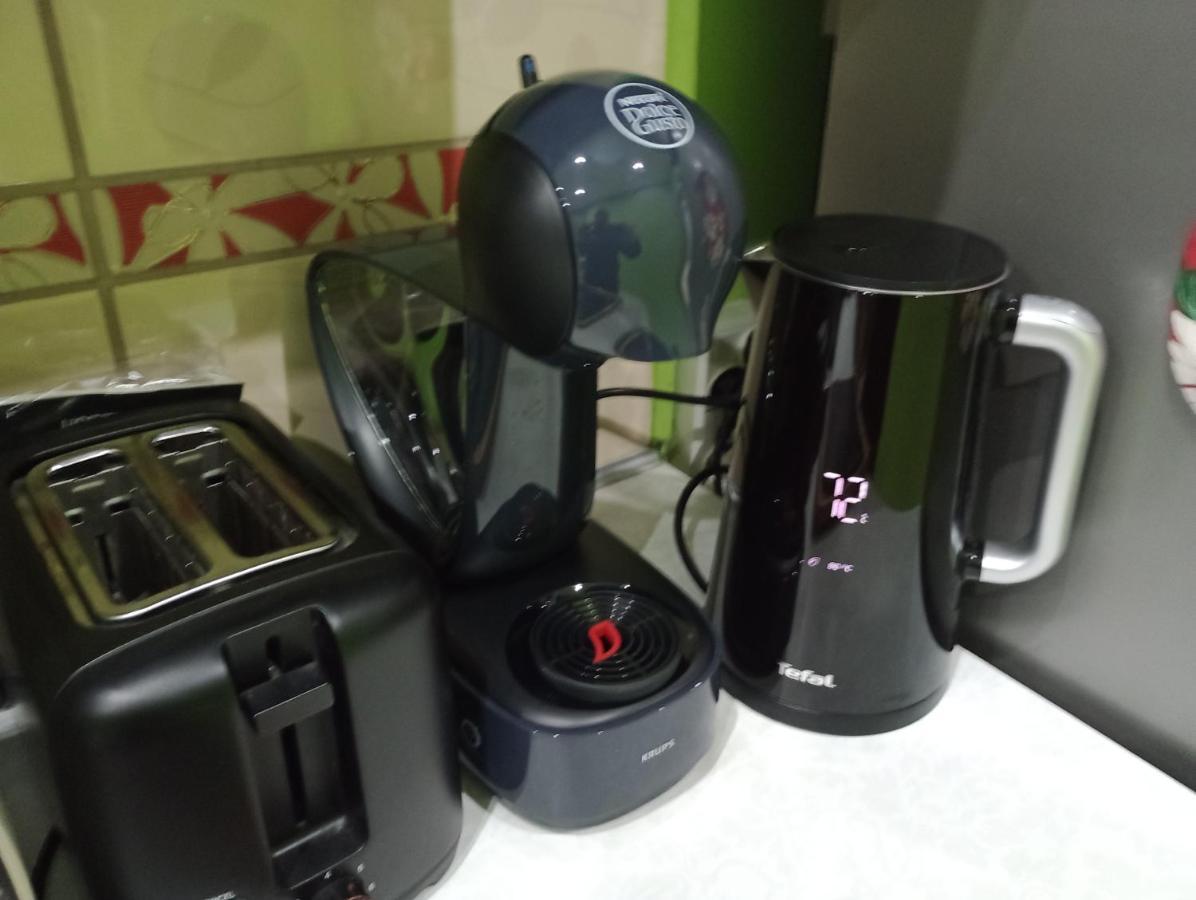 Apartament Venge -Cale Mieszkanie 46M2 Na Wylacznosc - Z Jedna Sypialnia I Jednym Sypialno-Salonem -3 Pietro Bez Windy- Rezerwacja Bez Karty Kredytowej-Klimatyzacja-Netflix-2 Lozeczka Dzieciece- Bezplatny Parking Publiczny Wrocław Kültér fotó