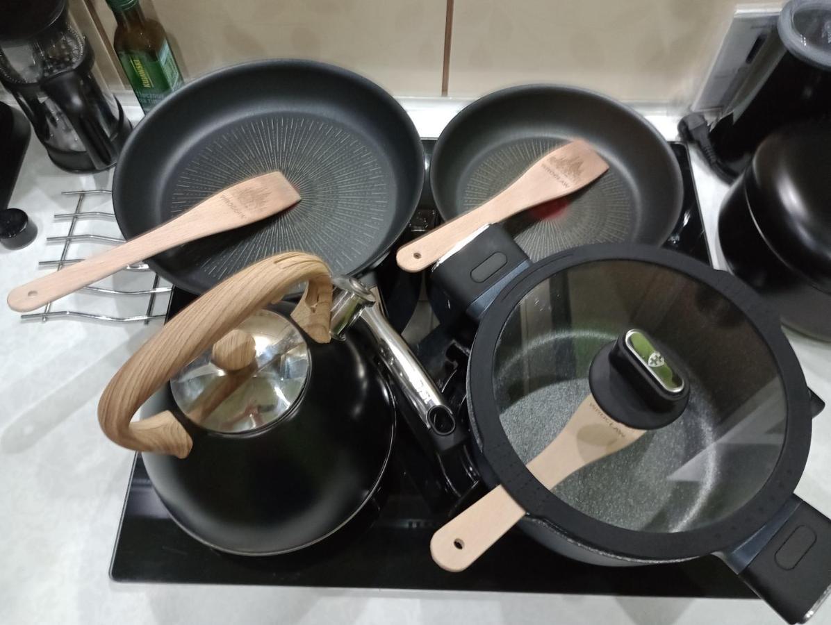 Apartament Venge -Cale Mieszkanie 46M2 Na Wylacznosc - Z Jedna Sypialnia I Jednym Sypialno-Salonem -3 Pietro Bez Windy- Rezerwacja Bez Karty Kredytowej-Klimatyzacja-Netflix-2 Lozeczka Dzieciece- Bezplatny Parking Publiczny Wrocław Kültér fotó
