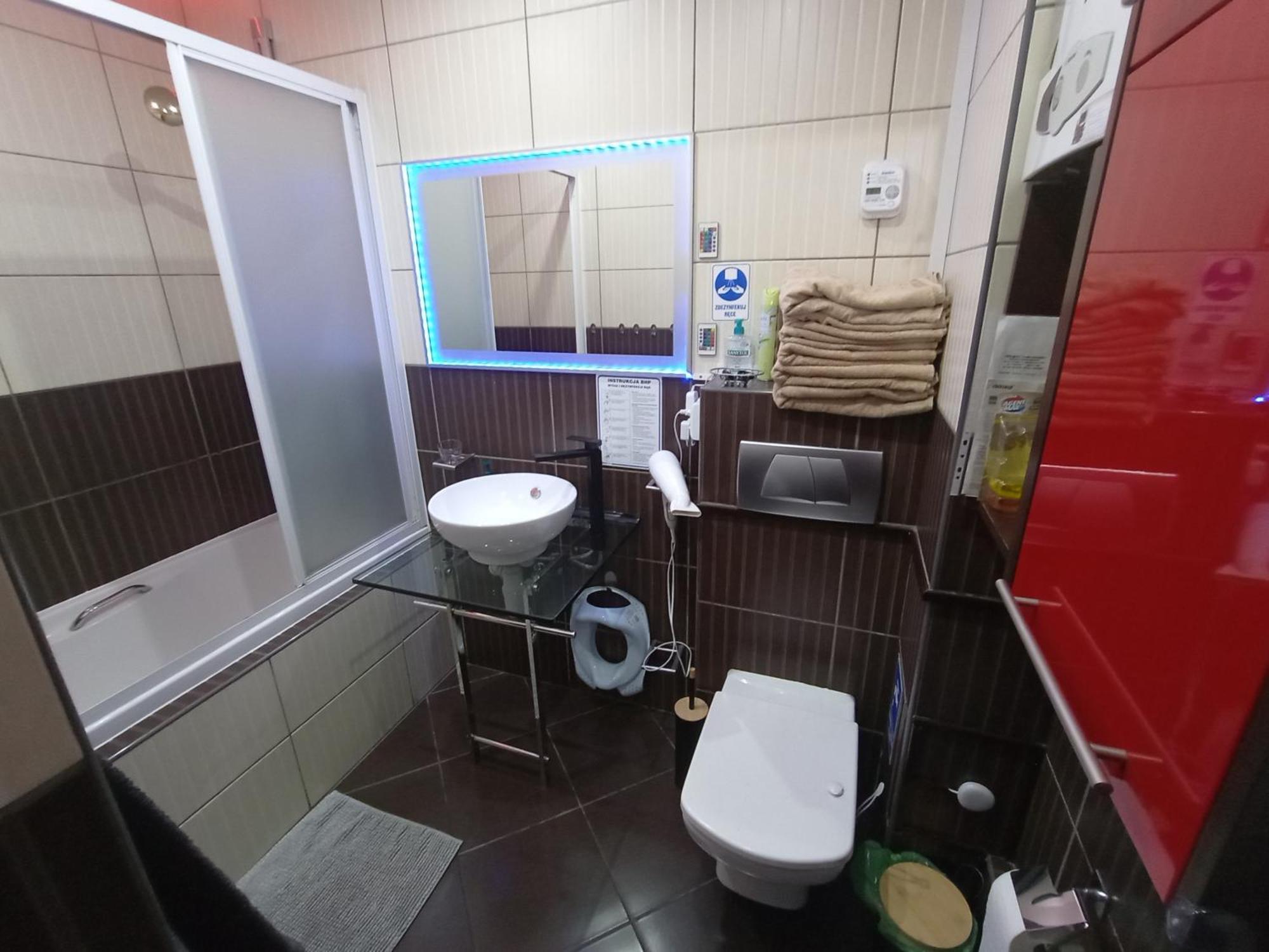 Apartament Venge -Cale Mieszkanie 46M2 Na Wylacznosc - Z Jedna Sypialnia I Jednym Sypialno-Salonem -3 Pietro Bez Windy- Rezerwacja Bez Karty Kredytowej-Klimatyzacja-Netflix-2 Lozeczka Dzieciece- Bezplatny Parking Publiczny Wrocław Kültér fotó