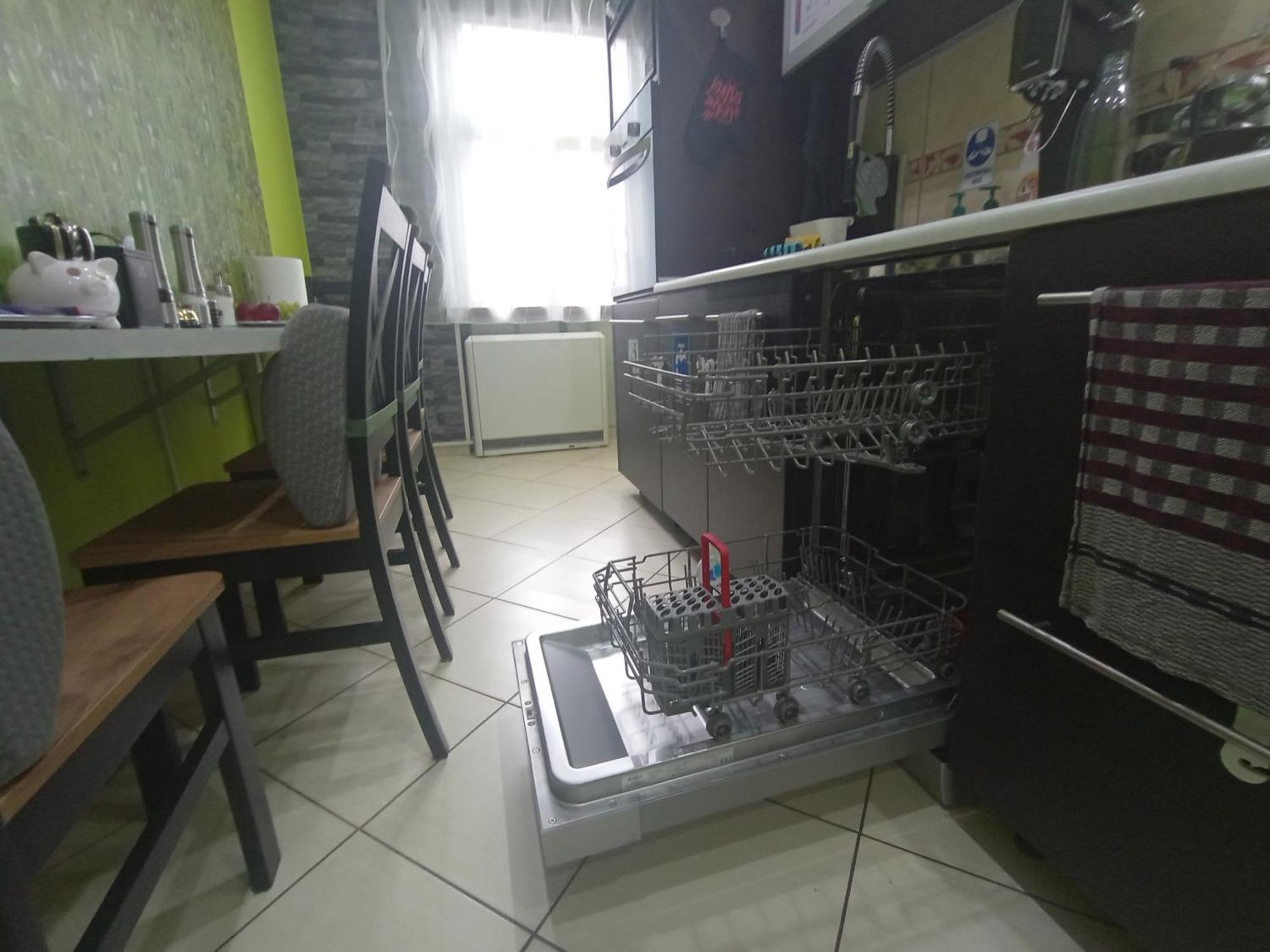 Apartament Venge -Cale Mieszkanie 46M2 Na Wylacznosc - Z Jedna Sypialnia I Jednym Sypialno-Salonem -3 Pietro Bez Windy- Rezerwacja Bez Karty Kredytowej-Klimatyzacja-Netflix-2 Lozeczka Dzieciece- Bezplatny Parking Publiczny Wrocław Kültér fotó