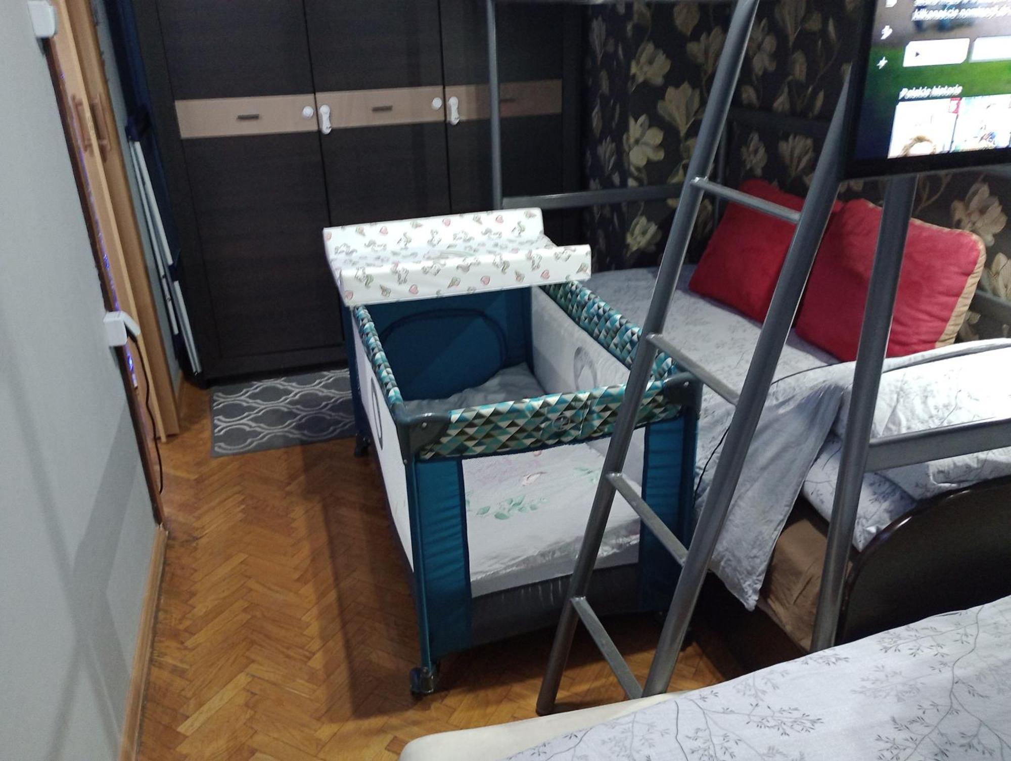 Apartament Venge -Cale Mieszkanie 46M2 Na Wylacznosc - Z Jedna Sypialnia I Jednym Sypialno-Salonem -3 Pietro Bez Windy- Rezerwacja Bez Karty Kredytowej-Klimatyzacja-Netflix-2 Lozeczka Dzieciece- Bezplatny Parking Publiczny Wrocław Kültér fotó
