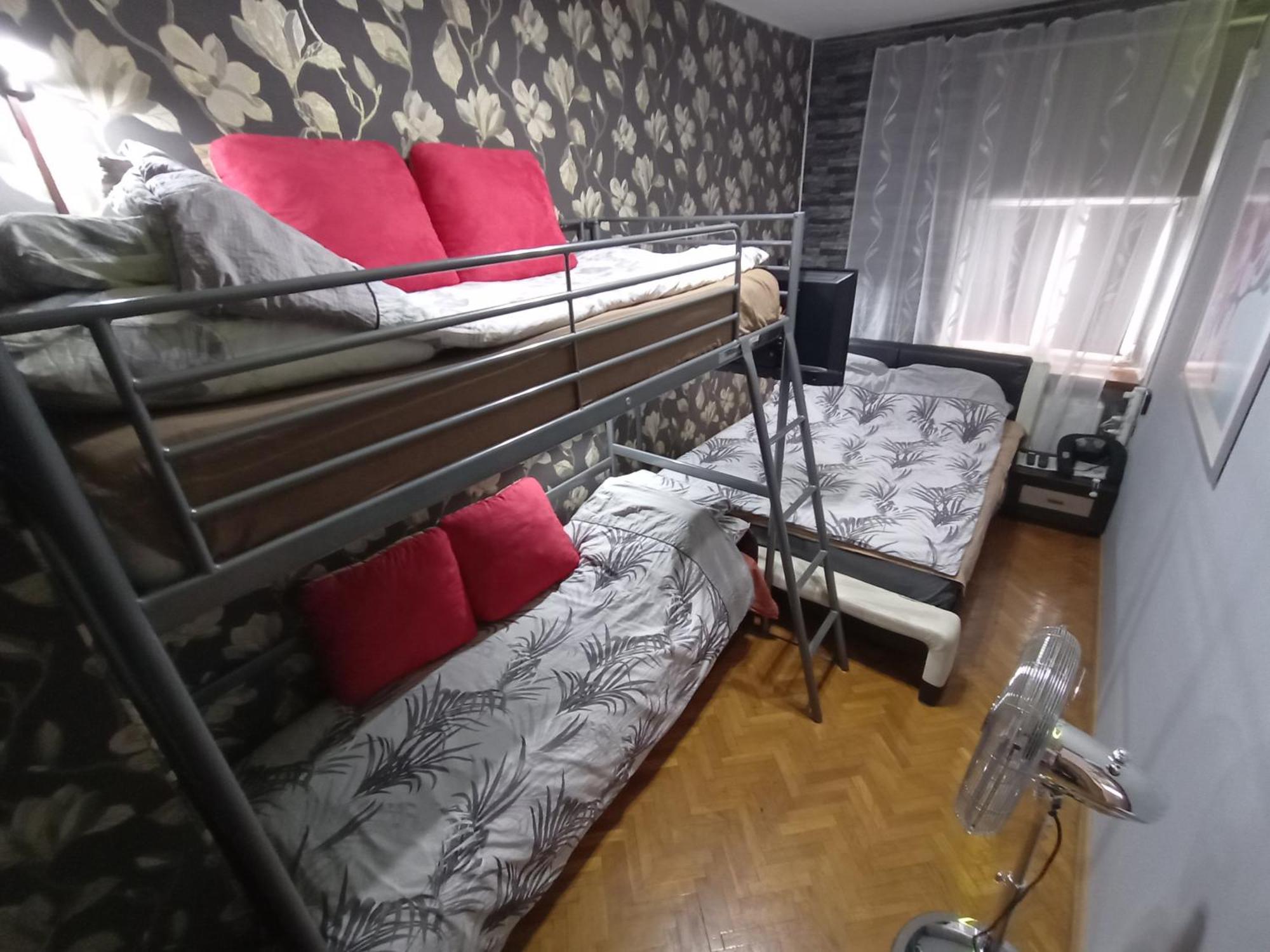 Apartament Venge -Cale Mieszkanie 46M2 Na Wylacznosc - Z Jedna Sypialnia I Jednym Sypialno-Salonem -3 Pietro Bez Windy- Rezerwacja Bez Karty Kredytowej-Klimatyzacja-Netflix-2 Lozeczka Dzieciece- Bezplatny Parking Publiczny Wrocław Kültér fotó