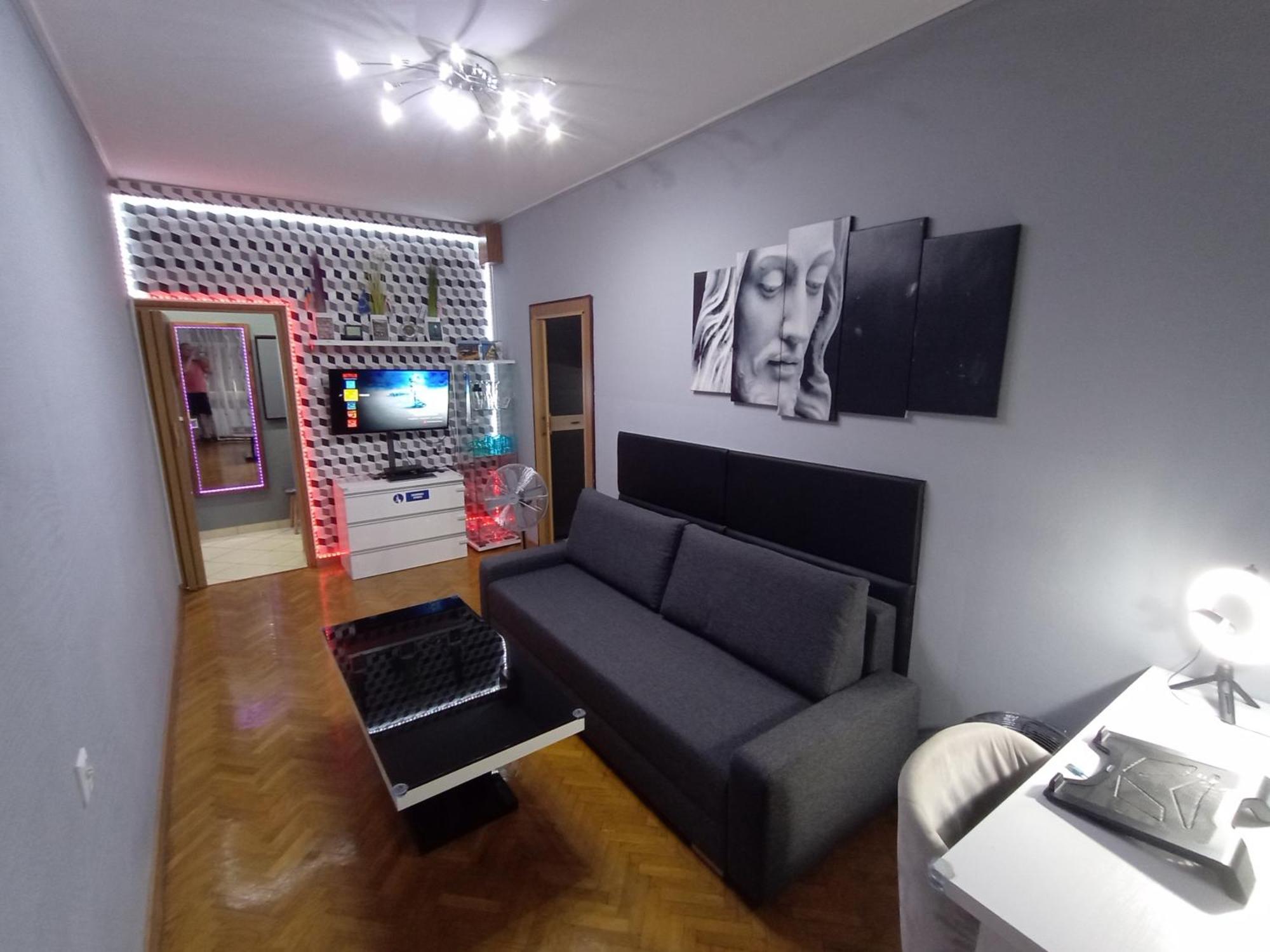 Apartament Venge -Cale Mieszkanie 46M2 Na Wylacznosc - Z Jedna Sypialnia I Jednym Sypialno-Salonem -3 Pietro Bez Windy- Rezerwacja Bez Karty Kredytowej-Klimatyzacja-Netflix-2 Lozeczka Dzieciece- Bezplatny Parking Publiczny Wrocław Kültér fotó