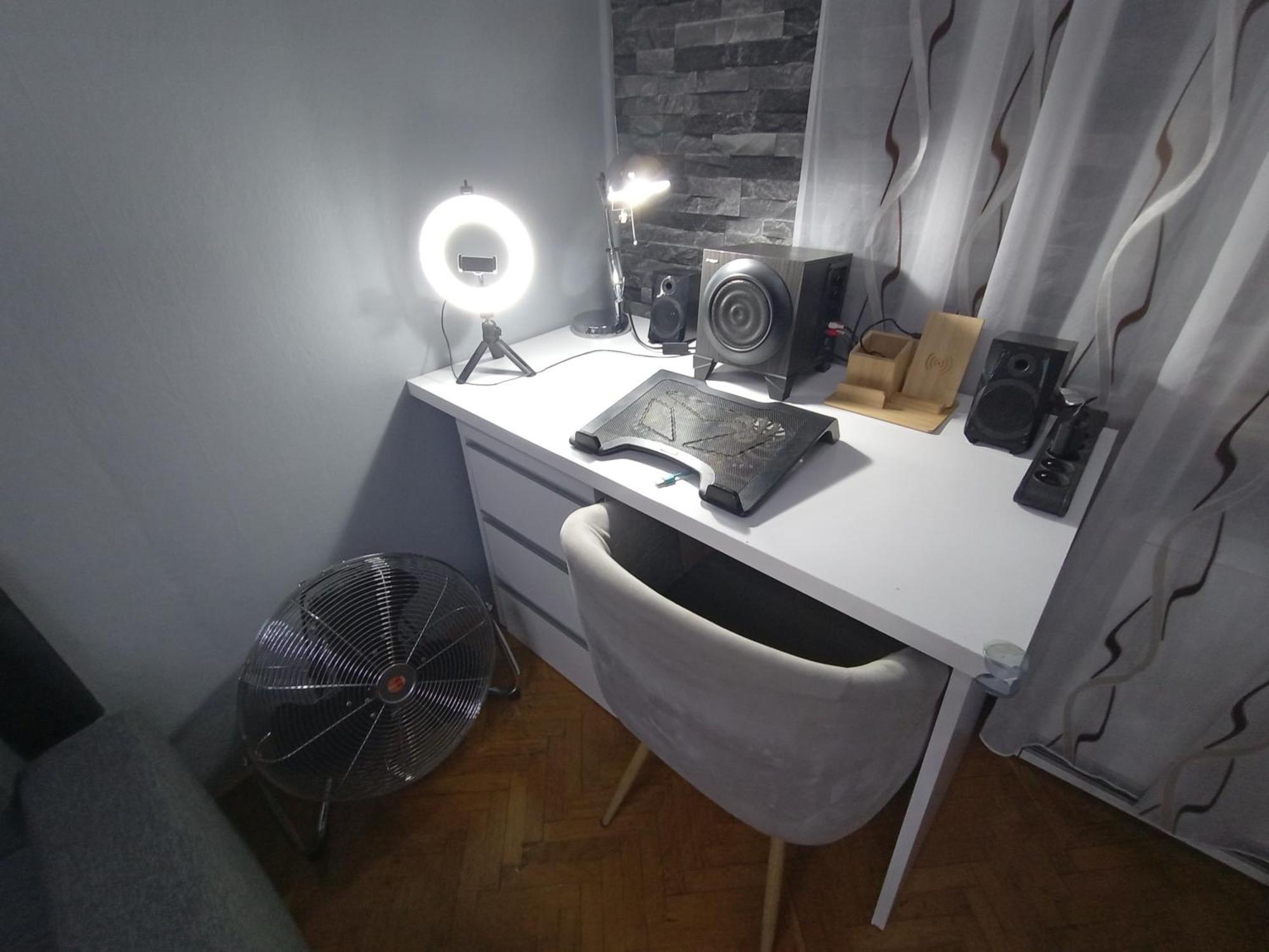 Apartament Venge -Cale Mieszkanie 46M2 Na Wylacznosc - Z Jedna Sypialnia I Jednym Sypialno-Salonem -3 Pietro Bez Windy- Rezerwacja Bez Karty Kredytowej-Klimatyzacja-Netflix-2 Lozeczka Dzieciece- Bezplatny Parking Publiczny Wrocław Kültér fotó