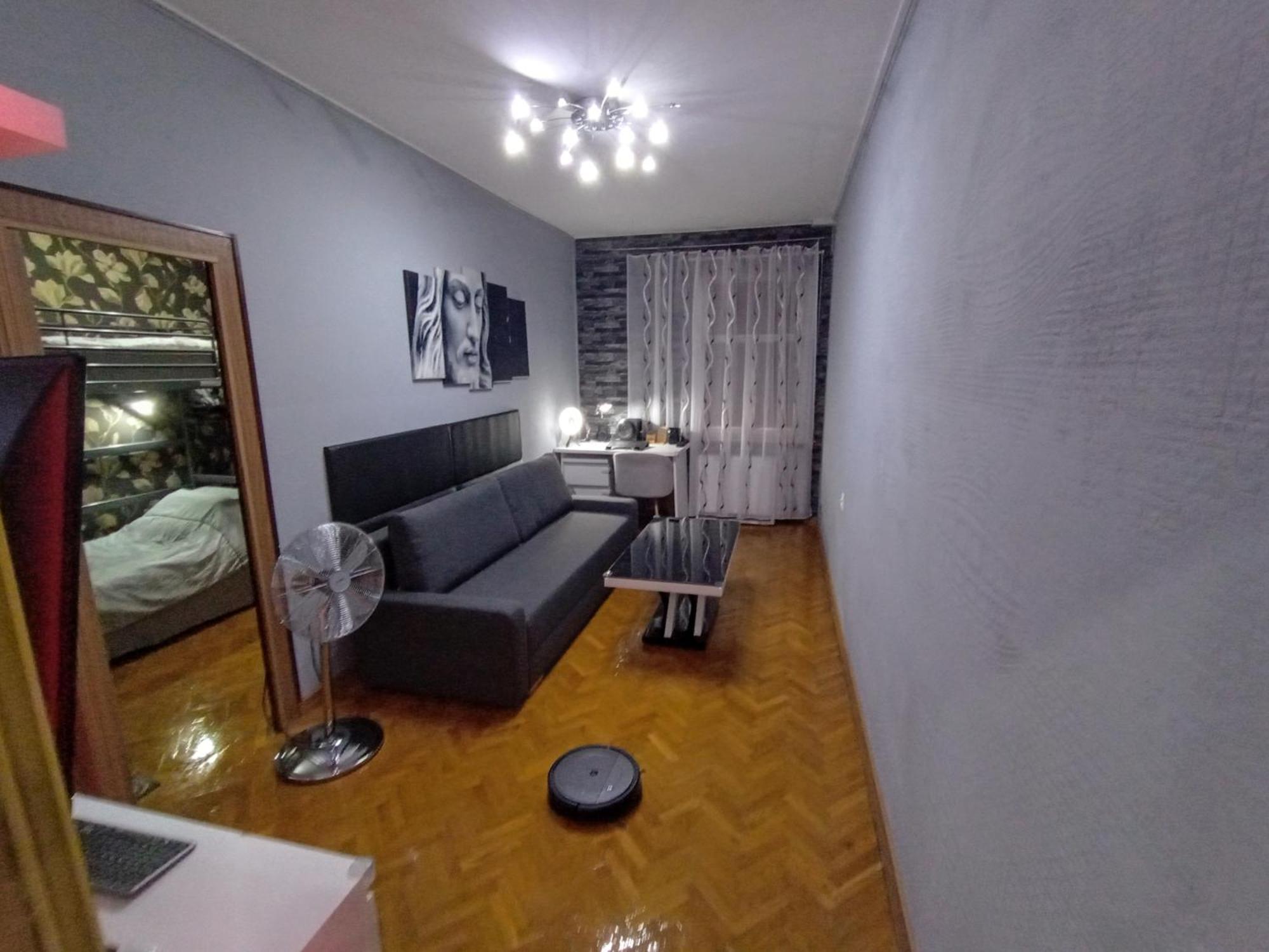Apartament Venge -Cale Mieszkanie 46M2 Na Wylacznosc - Z Jedna Sypialnia I Jednym Sypialno-Salonem -3 Pietro Bez Windy- Rezerwacja Bez Karty Kredytowej-Klimatyzacja-Netflix-2 Lozeczka Dzieciece- Bezplatny Parking Publiczny Wrocław Kültér fotó