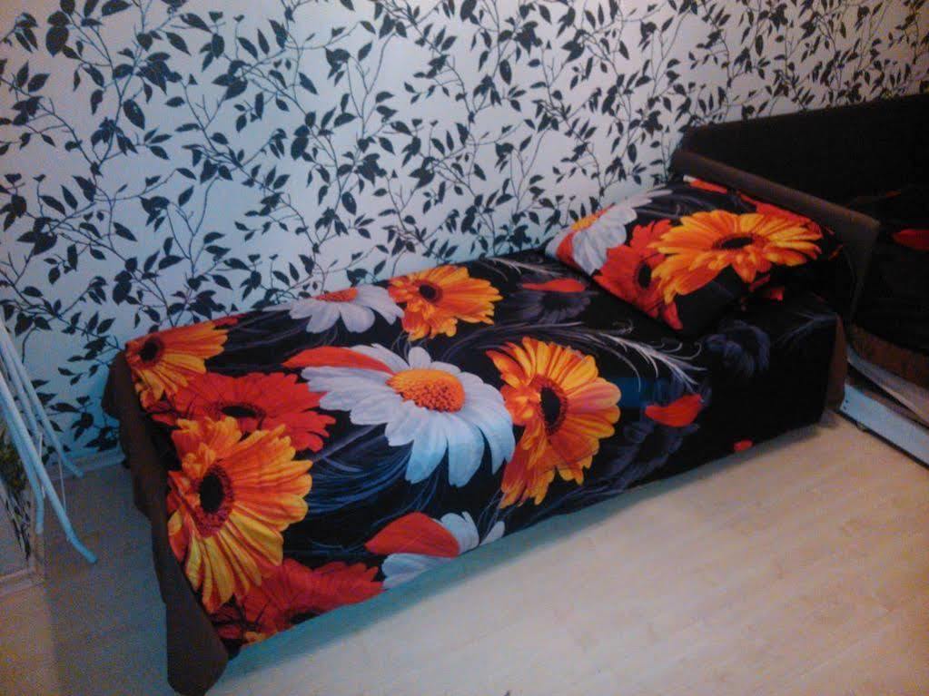 Apartament Venge -Cale Mieszkanie 46M2 Na Wylacznosc - Z Jedna Sypialnia I Jednym Sypialno-Salonem -3 Pietro Bez Windy- Rezerwacja Bez Karty Kredytowej-Klimatyzacja-Netflix-2 Lozeczka Dzieciece- Bezplatny Parking Publiczny Wrocław Kültér fotó